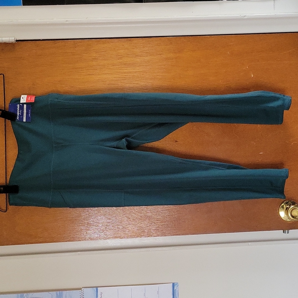 Aeropostale Sport High-rise Capri Leggings- size large Style# WV1818-300-AAA
